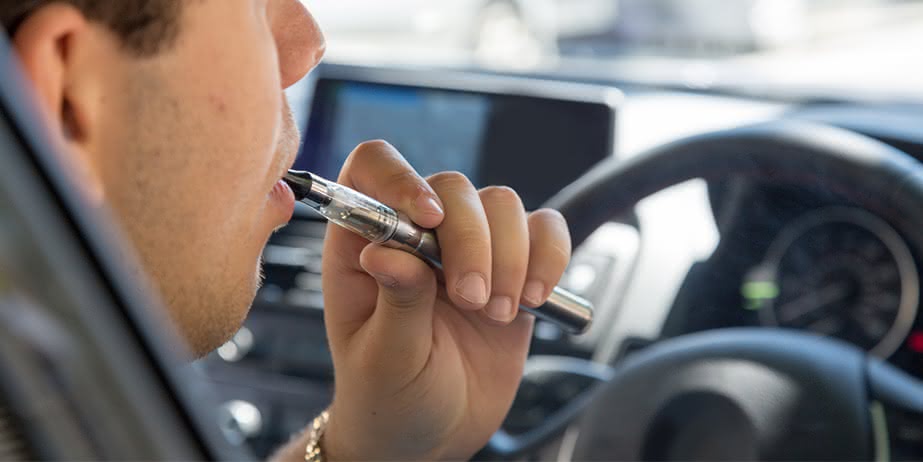 Summer Travel Tips for Vaping on the Go (car + plane simple checklist)